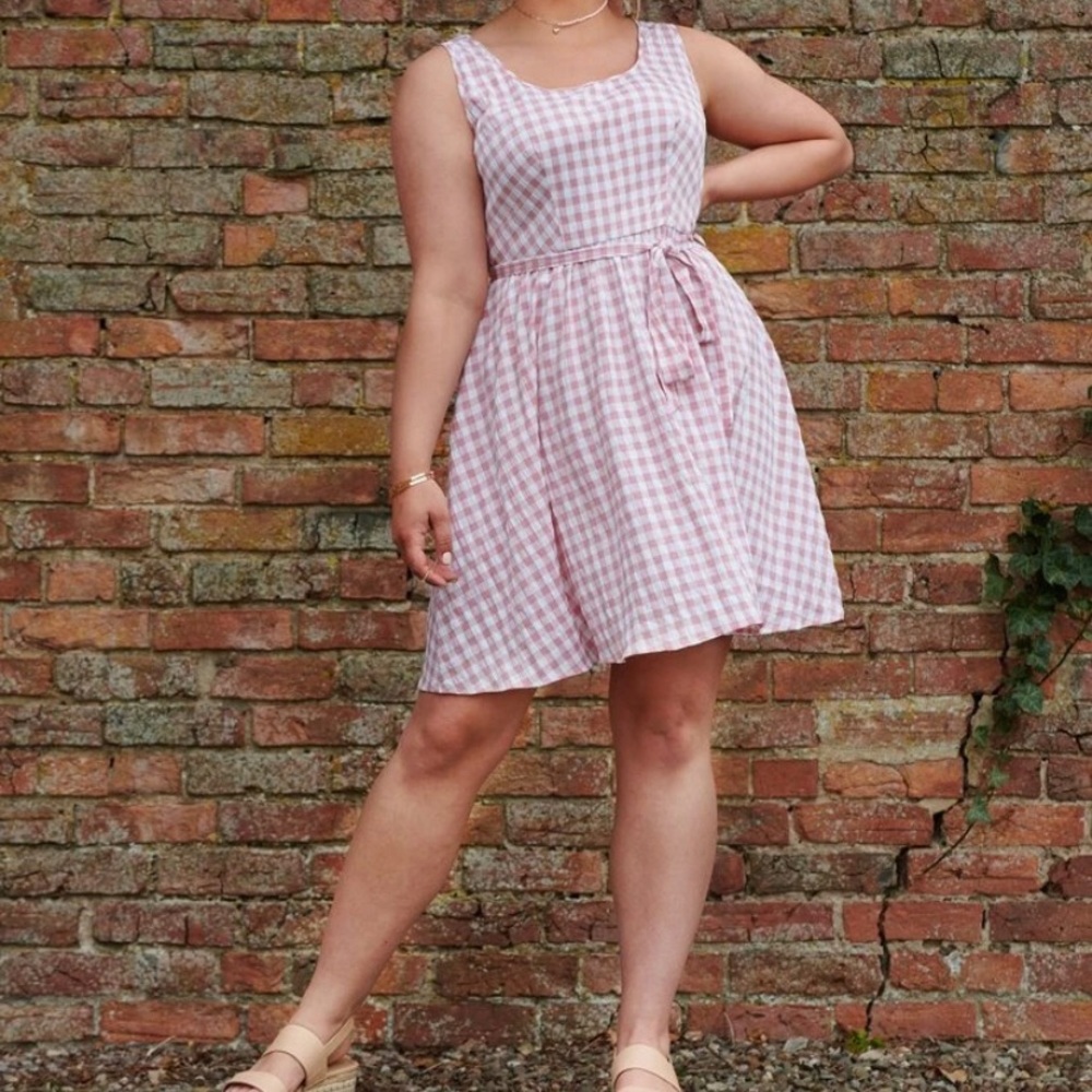 SHEIN PLUS Gimgham Belted 👗💖
